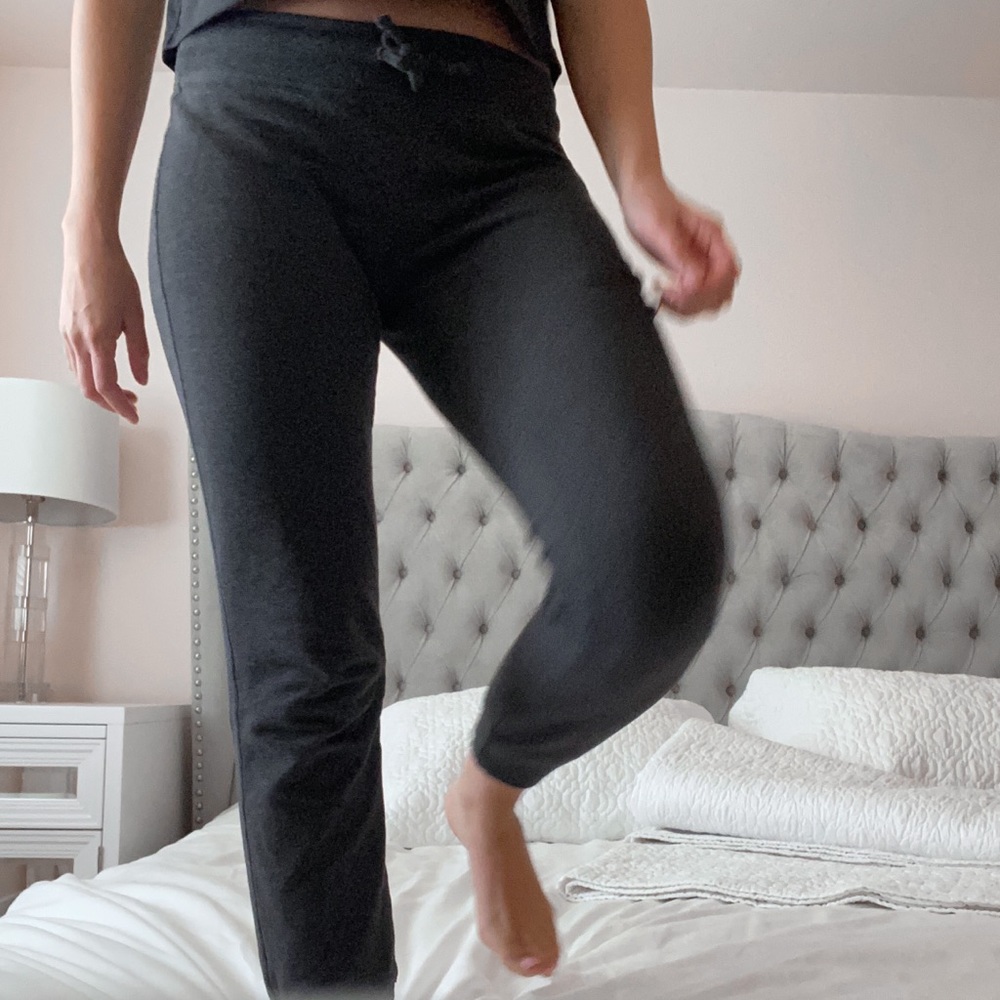 Aritzia TNA grey light jogger xs